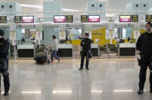 Задержан мужчина, звонивший в аэропорт «Рига» о заложенной бомбе