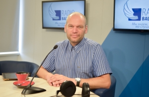 Политолог: похвально, что Вайдере хочет баллотироваться в президенты (АУДИО)