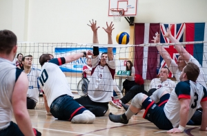 В Риге прошел чемпионат по сидячему волейболу (ФОТО, ВИДЕО)