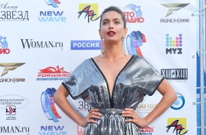 Певица Вера Брежнева показала обручальное кольцо