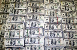 Эксперт: доллару осталось жить меньше 60 дней