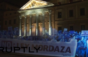В Испании на митинг протеста впервые вышли голограммы (ВИДЕО)
