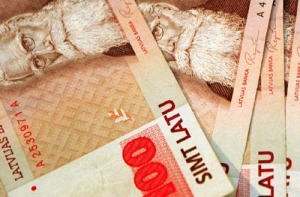 Из обращения изъято 37,4% латовых монет и 94,6% банкнот