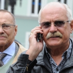 Кончаловский опроверг информацию о просьбе 1 миллиарда рублей на сеть фастфуда