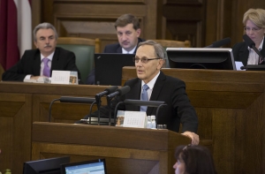 Депутат Сейма: школьники должны учить китайский язык, а не русский