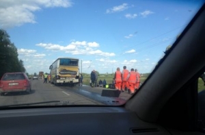 Авария школьного автобуса из Лиепаи: трое детей остаются в больнице