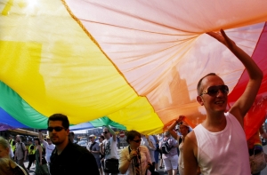 Жителей Латвии призывают бастовать против Европрайда (ФОТО)