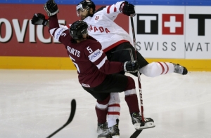 ЧМ по хоккею: Латвия проиграла сборной Канады со счетом 6:1