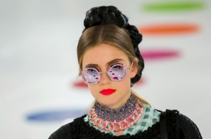 Новая коллекция Chanel: знакомый жакет плюс корейское кимоно (ФОТО)