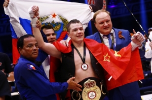 Российский боксер победил немца и стал чемпионом мира (ФОТО, ВИДЕО)