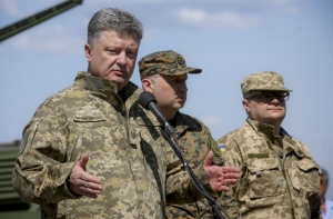 Порошенко сравнил Россию с гитлеровской Германией