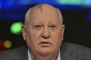 Горбачев обвинил западных лидеров в неуважении к победителям фашизма