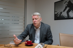 Затлерс: надо было дать гражданство всем, кто родился в Латвии за последние 25 лет