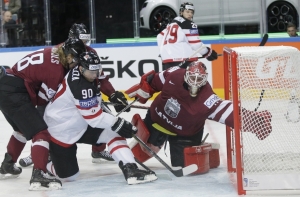 ЧМ по хоккею: Латвии проиграла французам, но сохранила место в высшем дивизионе (ФОТО)