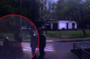 В Москве выброшенным с балкона 12 этажа креслом убило пенсионера