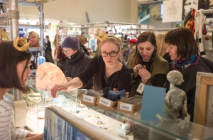 В Риге проходит ярмарка, посвященная слабовидящим и слепым детям