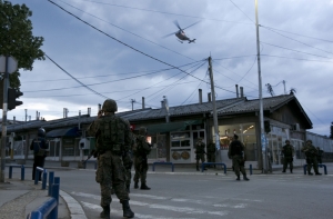 Продолжаются столкновения силовиков и террористов в Македонии