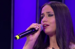 Конкурсантке турецкого «Голоса» выстрелили в голову за участие в шоу