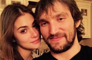 Поцелуй Овечкина стал сенсацией в Instagram