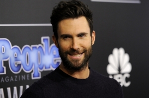 Солиста группы Maroon 5 атаковали перед шоу