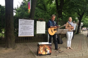 Протест в преддверии Европрайда: христиане призывают геев одуматься (ВИДЕО)