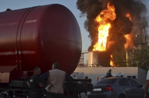 Пожар на нефтебазе под Киевом сняли с беспилотника (ВИДЕО)