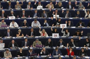 Европарламент решил продлить санкции против России