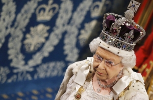 BBC напугал интернет сообщениями о тяжелой болезни Елизаветы II (ФОТО)