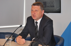 Опрос: в Петербурге Вейониса приняли за американского певца (АУДИО)