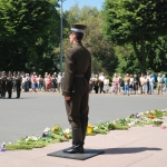 Память жертв геноцида в Риге почтили более 100 человек