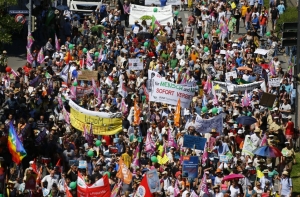 В Германии 30 тысяч манифестантов протестуют против саммита G7 (ФОТО,ВИДЕО)