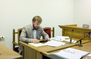 Полиция займется Гирсом, который сжег свой паспорт