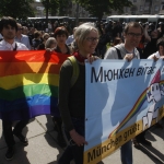 Радикалы сорвали гей-парад в Киеве: милиция остановила мероприятие