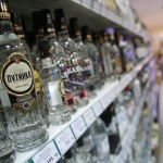 Депутат Сейма предложил запретить российскую водку