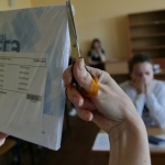 В России у одной из школьниц на экзамене зазвонила голова