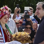 СМИ: Саакашвили вместе с Собчак прошелся по полям Одесской области (ФОТО)