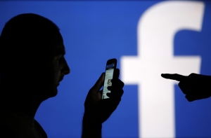 В мессенджере Facebook появится функция голосового помощника