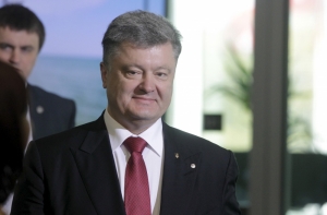 Порошенко согласился закрепить в конституции особый статус Донбасса
