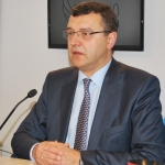 Минфин Латвии призывает перестать нянчиться с Грецией