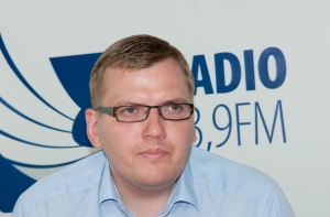 Экс-госсекретарь Минэкономики: Латвии придется помочь Греции (АУДИО)