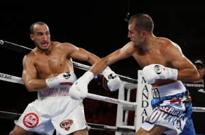 Ковалев нокаутировал Мохаммеди и защитил три чемпионских пояса (ФОТО, ВИДЕО)