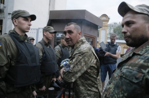 СМИ: в сторону Мукачево движется военная техника (ВИДЕО)