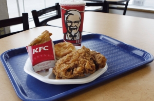 В Риге появился американский ресторан быстрого питания KFC