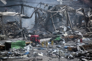 На месте взрывов в Китае найден один выживший (ФОТО, ВИДЕО)
