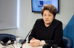Премьер предлагает повысить минимальную зарплату на 17 евро