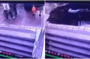 В Китае остановка с людьми провалилась под землю (ВИДЕО)