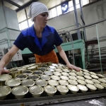 Россия запретила импорт шпрот из Польши
