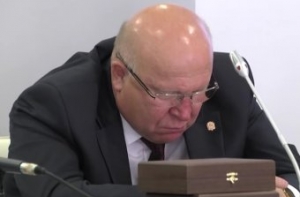 Губернатор Нижегородской области заснул во время совещания Госдумы РФ (ВИДЕО)