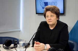Премьер Латвии решила отказаться от интервью на русском языке