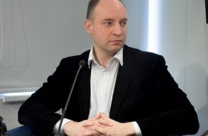 Юрист: уничтожать суда нелегальных мигрантов законно (АУДИО)